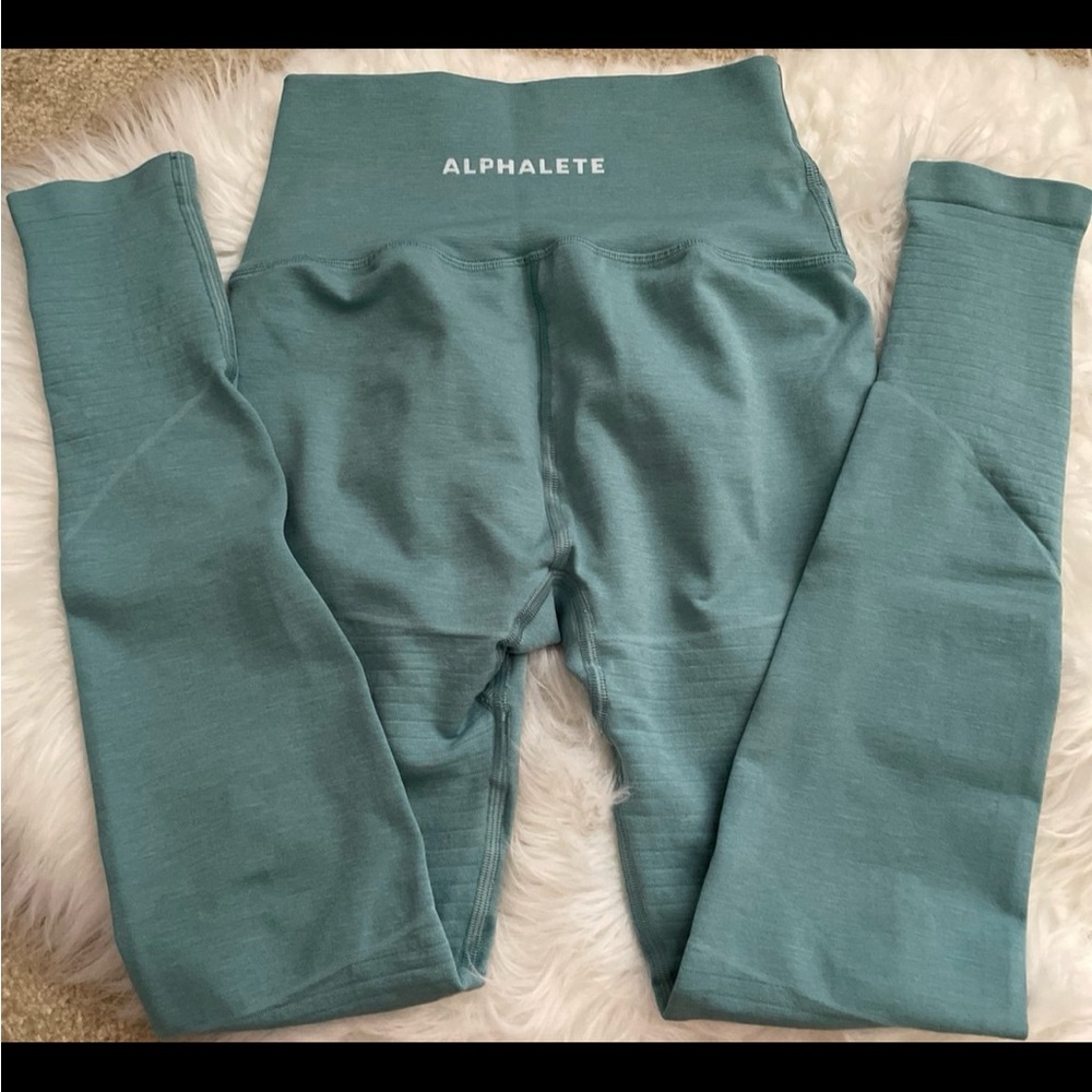 Alphalete Revival Leggings Capri Sun